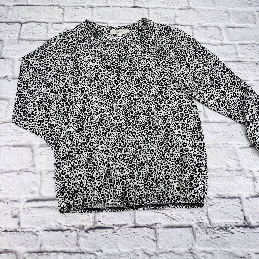 Ann Taylor Loft Blouse Small Petite Black White Leopard‎ Long Sleeve V Neck